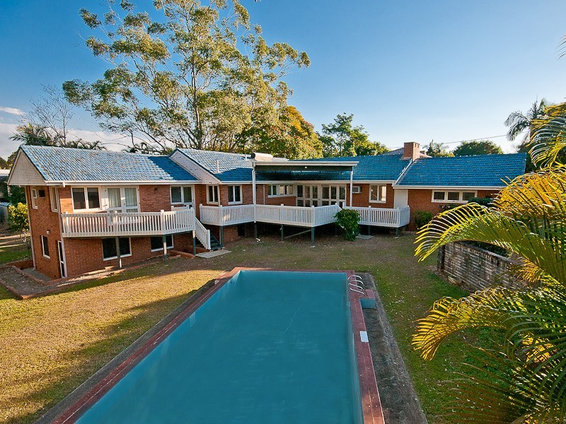 61 Retreat Street, Bridgeman Downs QLD 4035