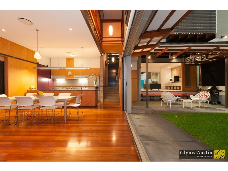 9 Rosewood Street, Bardon QLD 4065