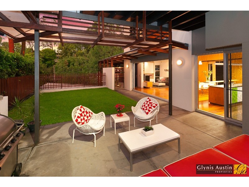 9 Rosewood Street, Bardon QLD 4065