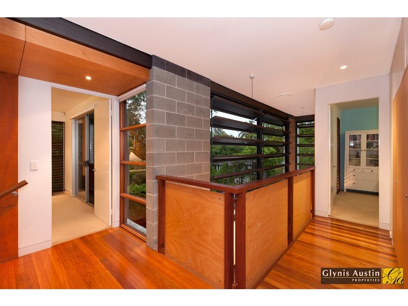 9 Rosewood Street, Bardon QLD 4065