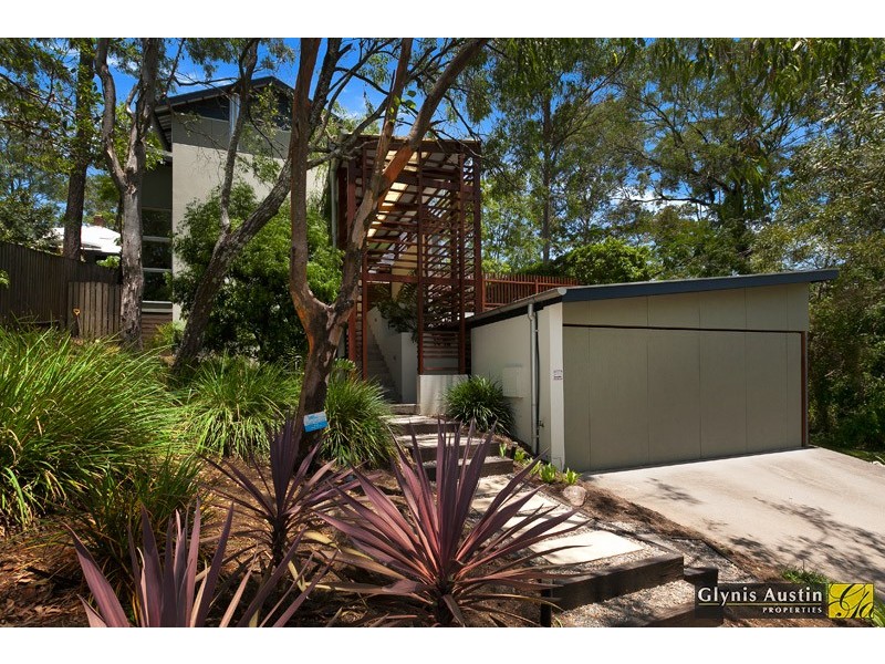 9 Rosewood Street, Bardon QLD 4065