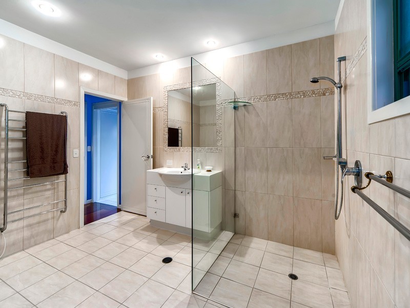 43 Lilley Road, Bardon QLD 4065