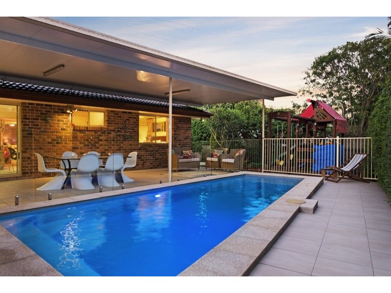 5 Brookland Close, Bridgeman Downs QLD 4035