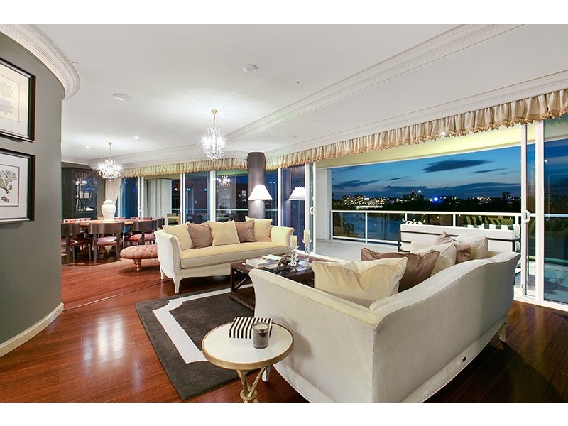 21 Pixley Street, Kangaroo Point QLD 4169