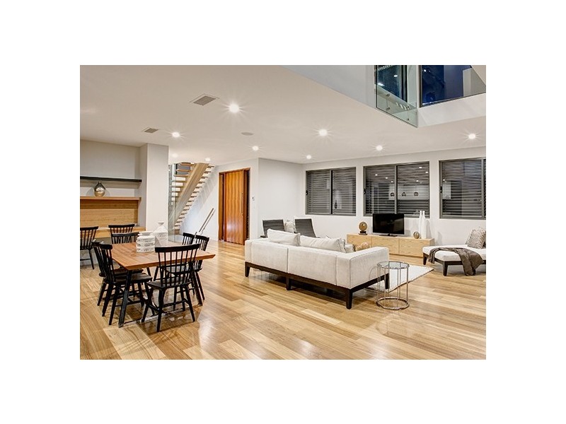 105 Fifth Avenue, Balmoral QLD 4171