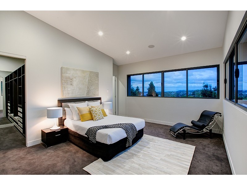 105 Fifth Avenue, Balmoral QLD 4171