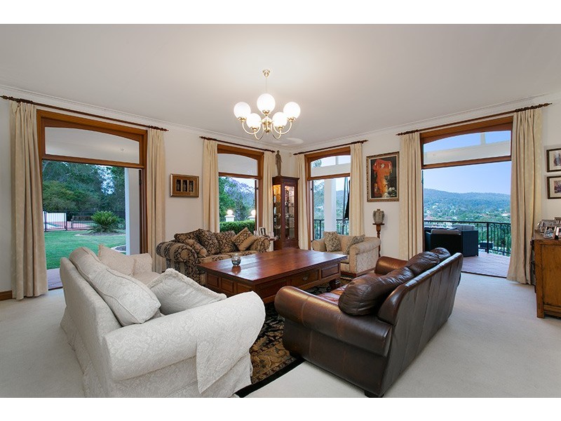 25 Walsall Street, The Gap QLD 4061