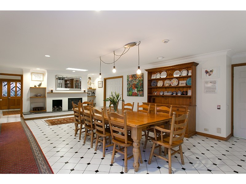 25 Walsall Street, The Gap QLD 4061