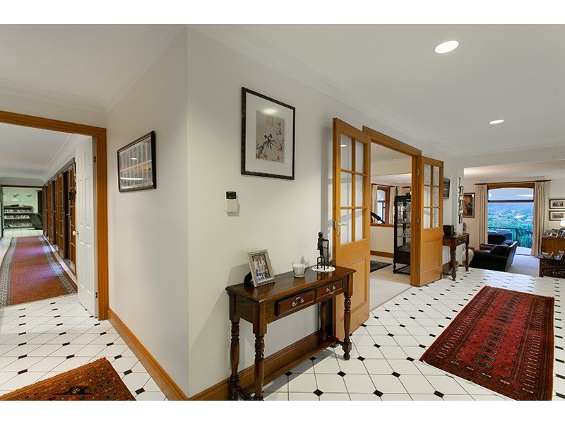 25 Walsall Street, The Gap QLD 4061