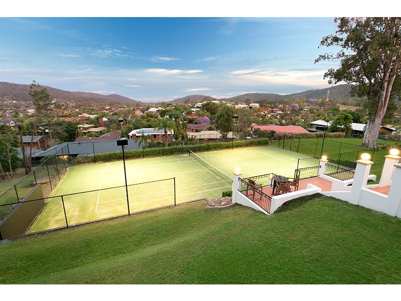 25 Walsall Street, The Gap QLD 4061