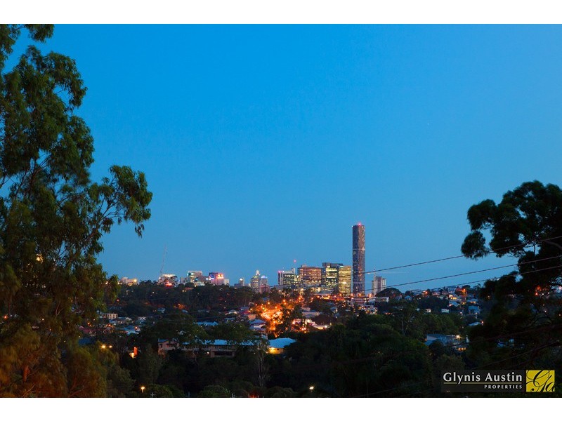 5 Bearsden Avenue, Newmarket QLD 4051