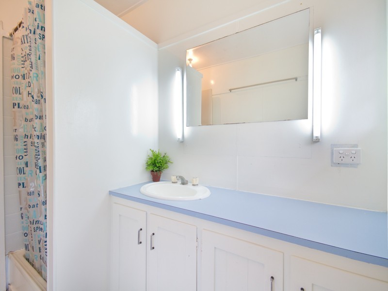 14 Algona Street, Holland Park West QLD 4121