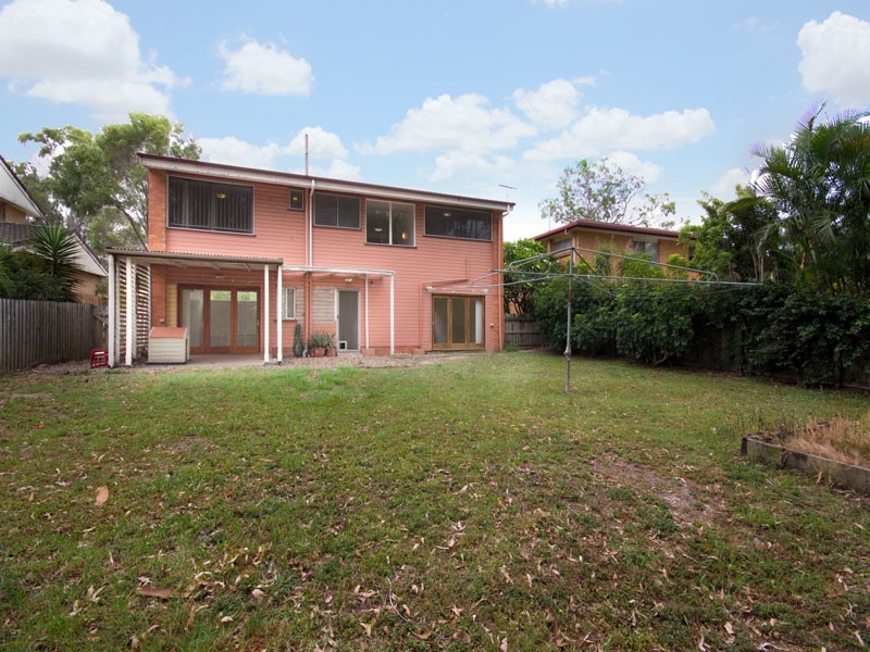 14 Algona Street, Holland Park West QLD 4121