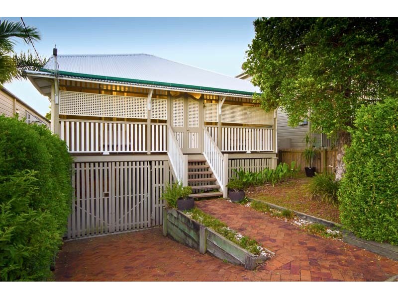 15 Beatrice Street, Bardon QLD 4065