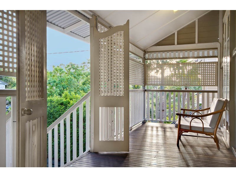 15 Beatrice Street, Bardon QLD 4065