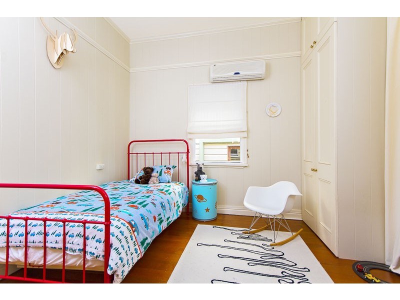 15 Beatrice Street, Bardon QLD 4065