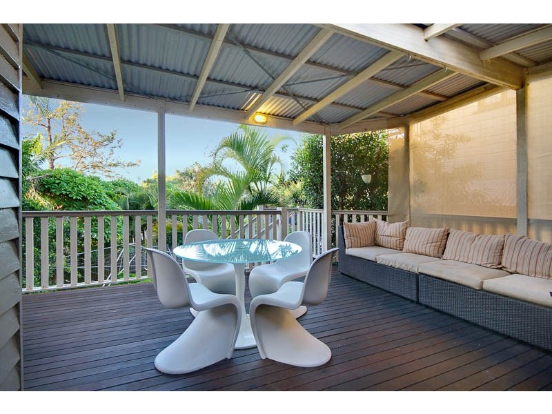 15 Beatrice Street, Bardon QLD 4065