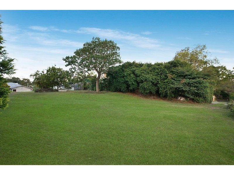 24 Mackay Terrace, Bardon QLD 4065