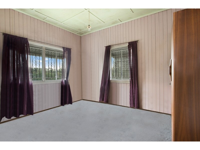 24 Mackay Terrace, Bardon QLD 4065