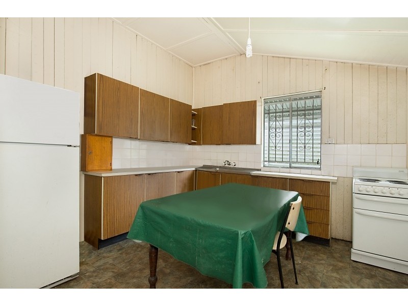 24 Mackay Terrace, Bardon QLD 4065