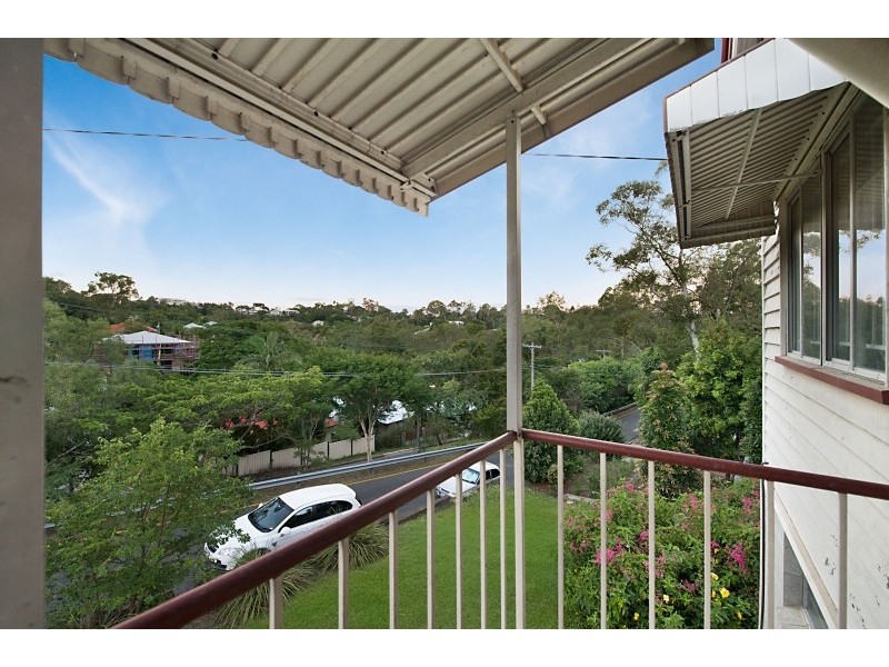 24 Mackay Terrace, Bardon QLD 4065