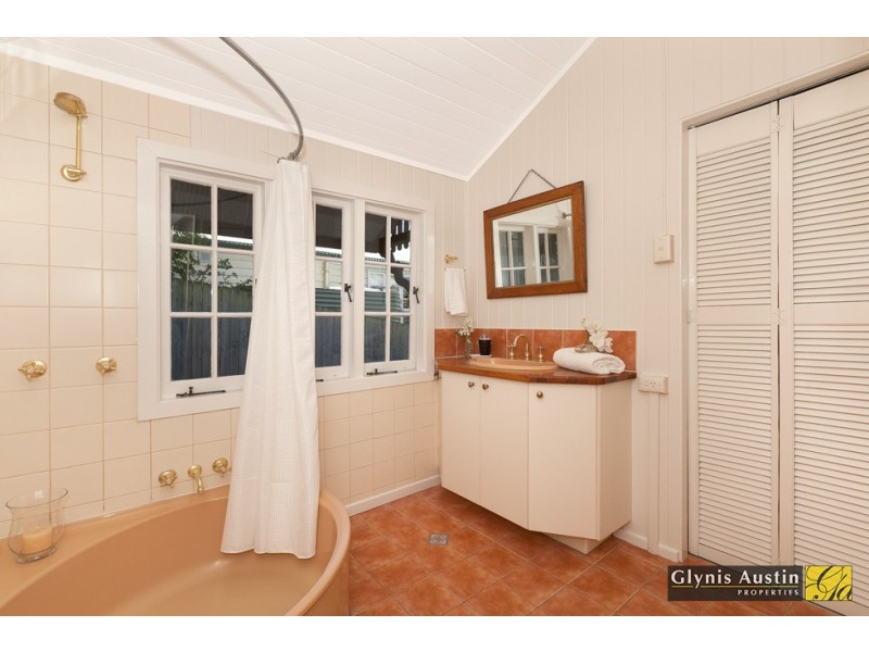 47 Raleigh Parade, Ashgrove QLD 4060