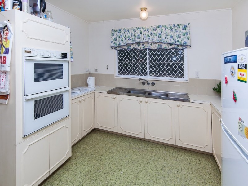 13 Kowhai Street, Kenmore QLD 4069