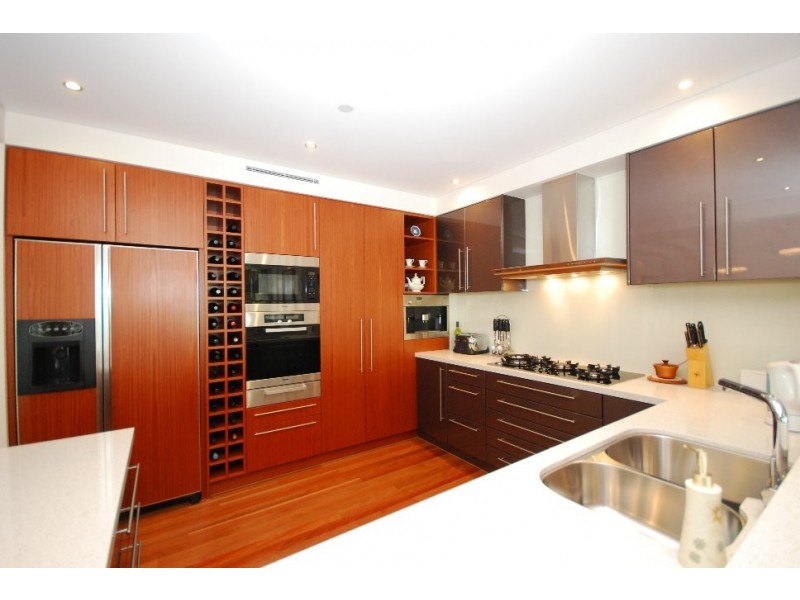 39 Castlebar Street, Kangaroo Point QLD 4169