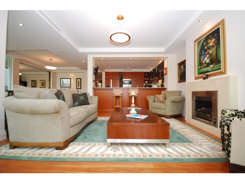 39 Castlebar Street, Kangaroo Point QLD 4169