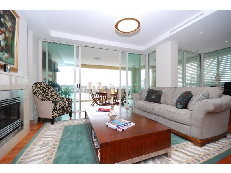39 Castlebar Street, Kangaroo Point QLD 4169