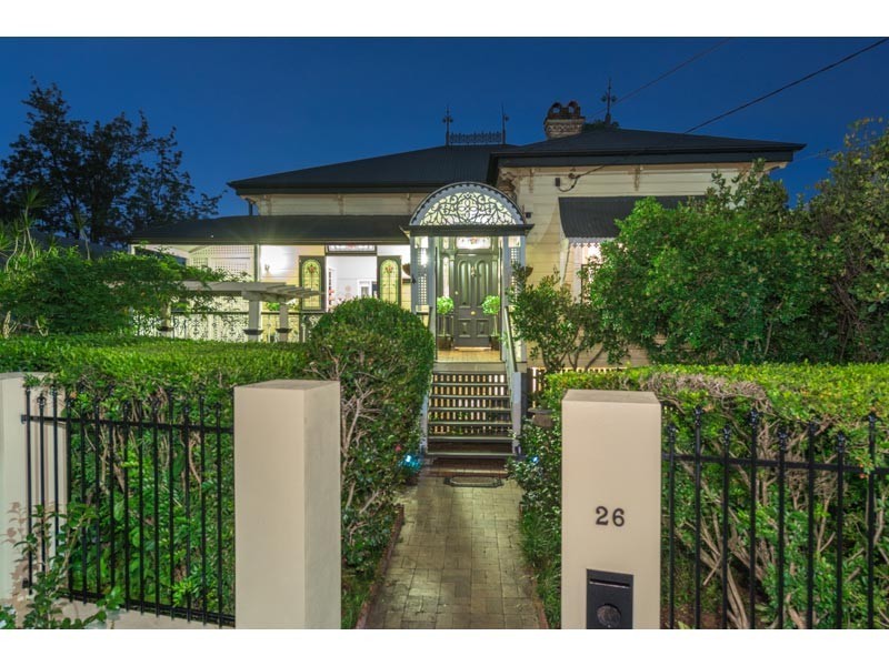 26 Cambridge Street, Red Hill QLD 4059