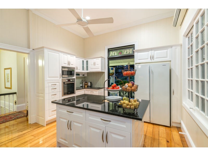 26 Cambridge Street, Red Hill QLD 4059