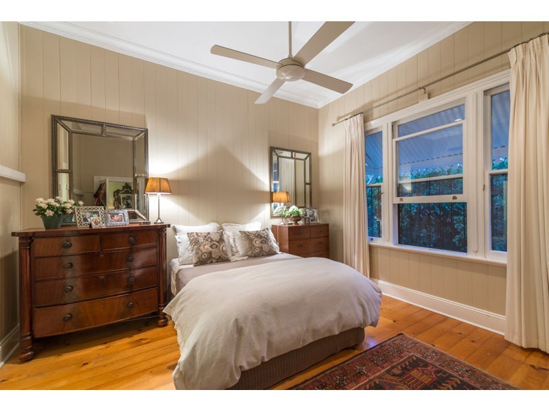 26 Cambridge Street, Red Hill QLD 4059