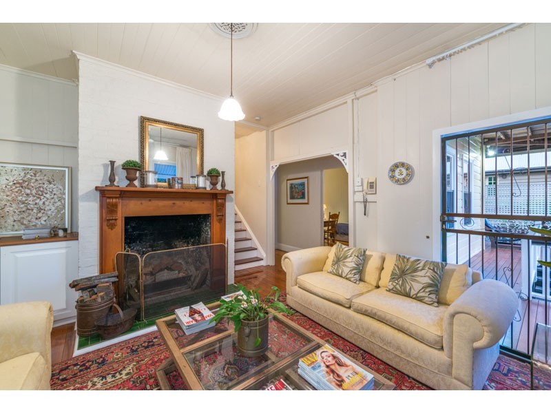 26 Cambridge Street, Red Hill QLD 4059