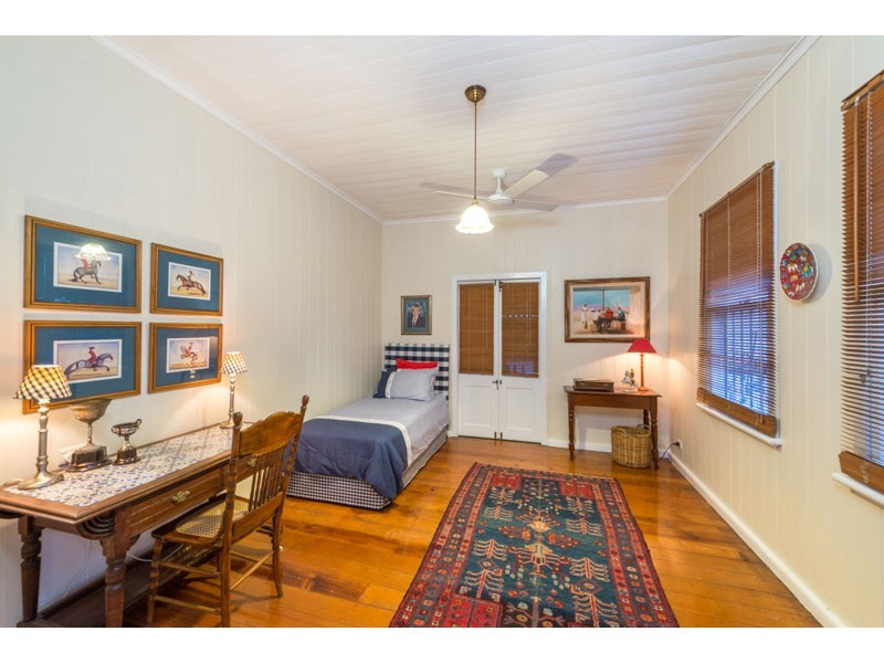 26 Cambridge Street, Red Hill QLD 4059