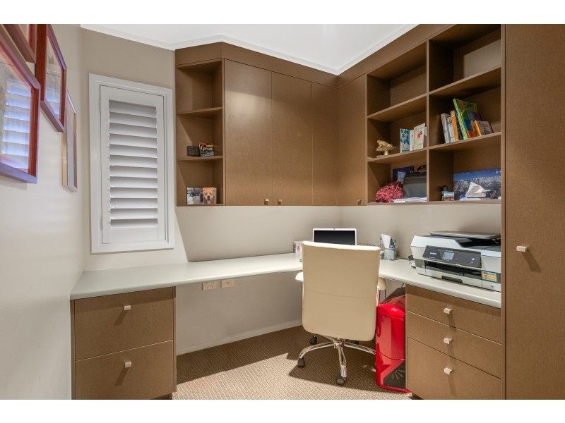 40 Barnett Road, Bardon QLD 4065