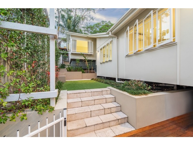 40 Barnett Road, Bardon QLD 4065