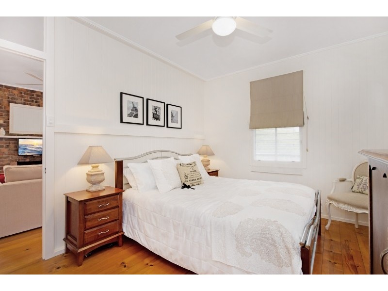 24 Carmel Street, Bardon QLD 4065