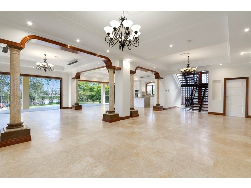 27 Robertson Place, Fig Tree Pocket QLD 4069