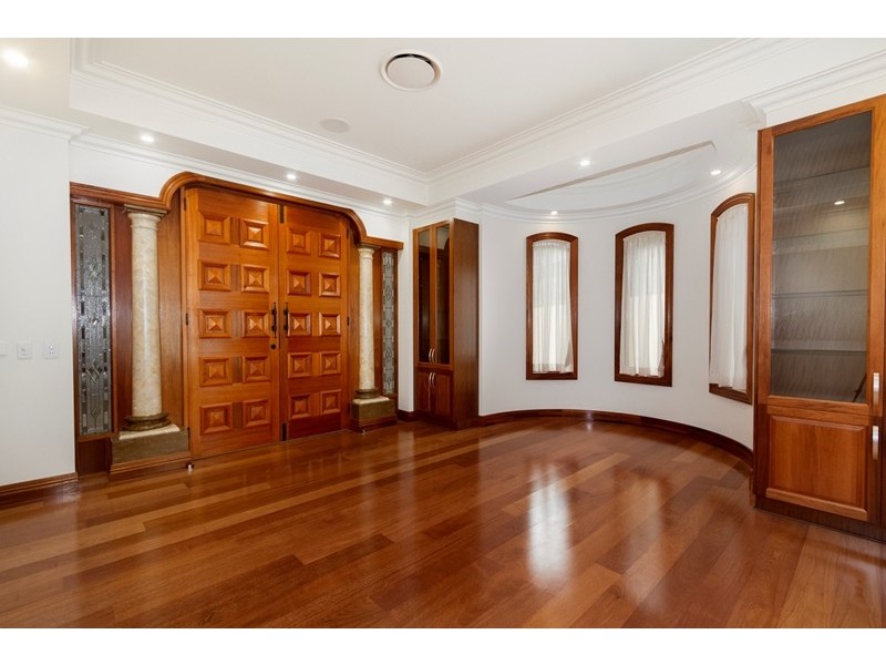 27 Robertson Place, Fig Tree Pocket QLD 4069