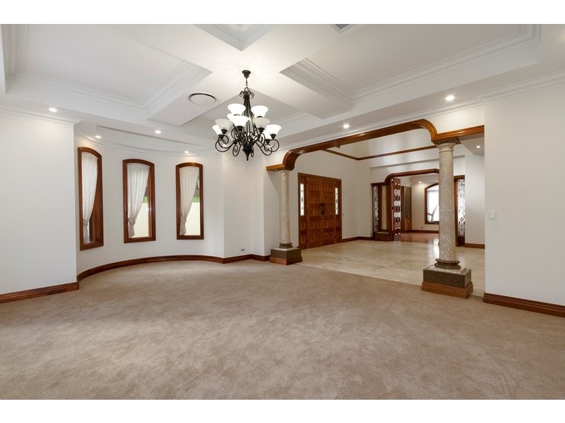 27 Robertson Place, Fig Tree Pocket QLD 4069