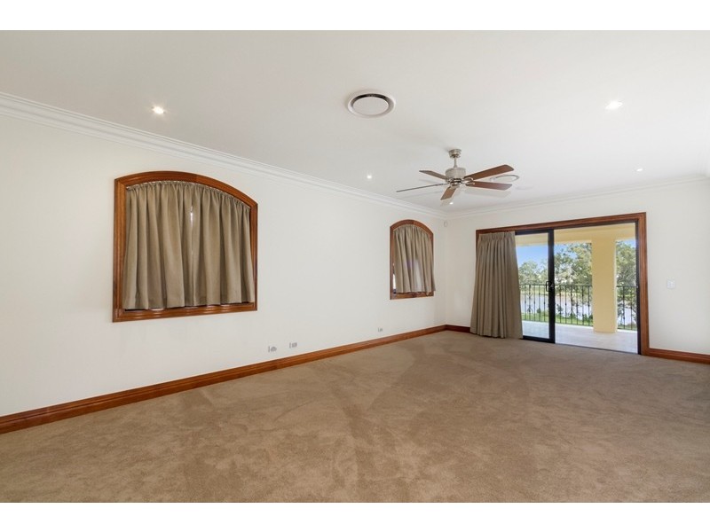 27 Robertson Place, Fig Tree Pocket QLD 4069