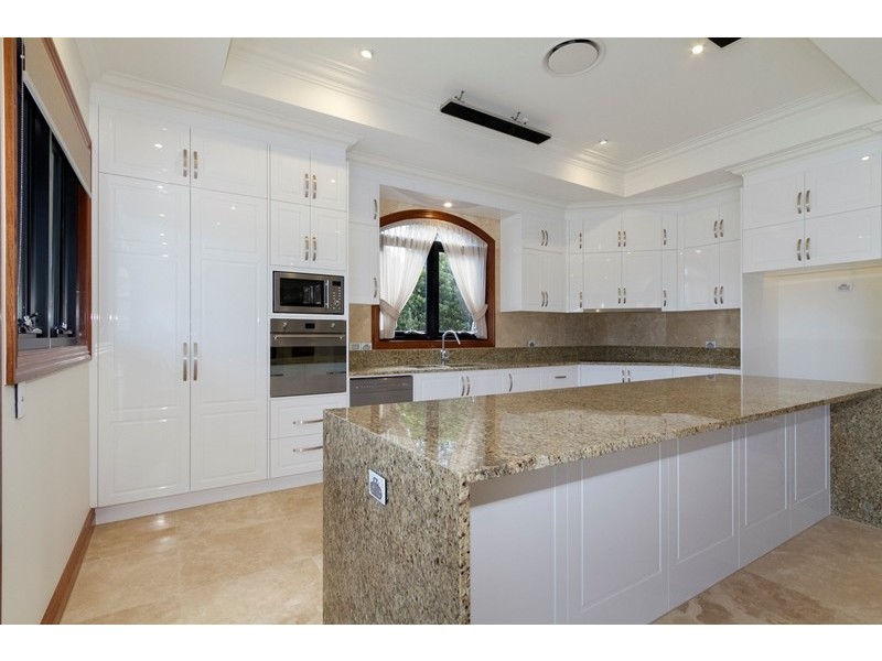 27 Robertson Place, Fig Tree Pocket QLD 4069