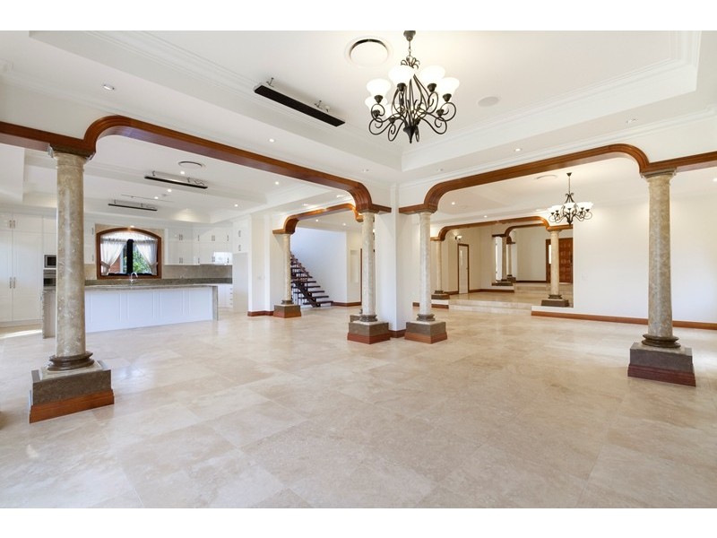 27 Robertson Place, Fig Tree Pocket QLD 4069