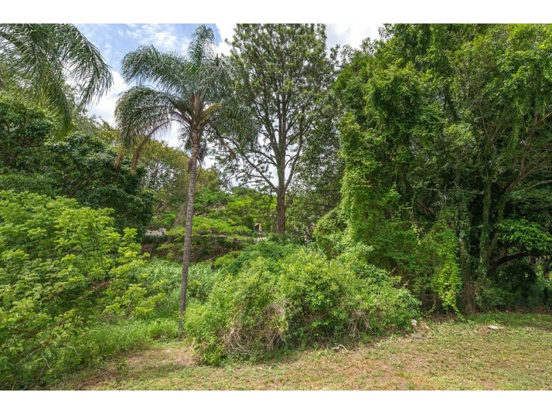 20 Hartfield Drive, Bardon QLD 4065