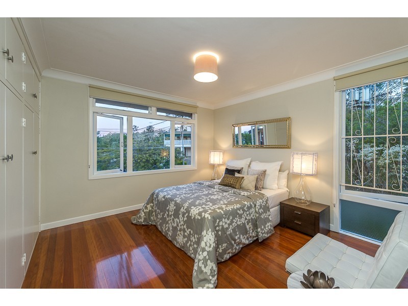 33 Rambler Street, Bardon QLD 4065