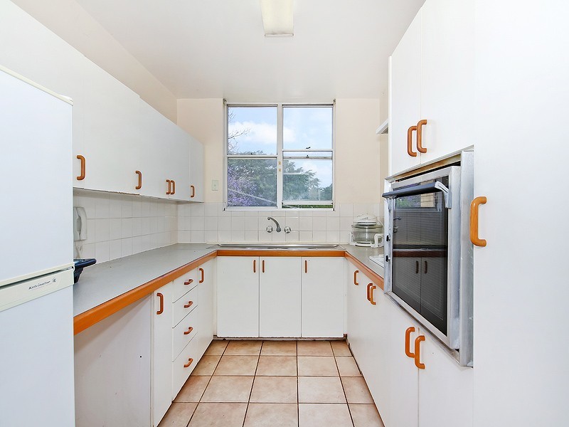 7/36 Jerdanefield Road, St Lucia QLD 4067