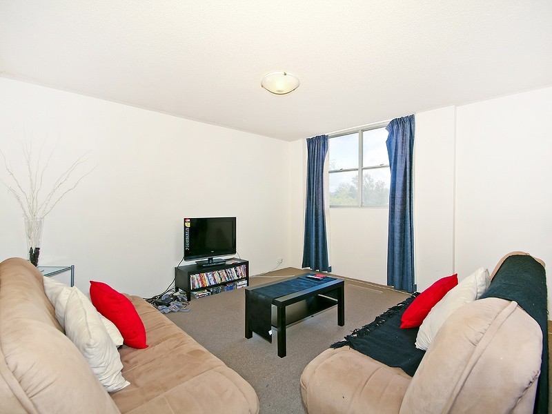 7/36 Jerdanefield Road, St Lucia QLD 4067