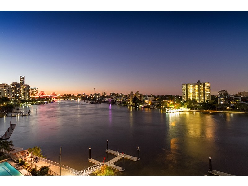 98 Thorn Street, Kangaroo Point QLD 4169