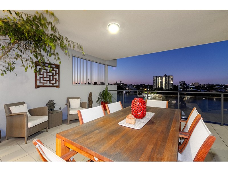 98 Thorn Street, Kangaroo Point QLD 4169